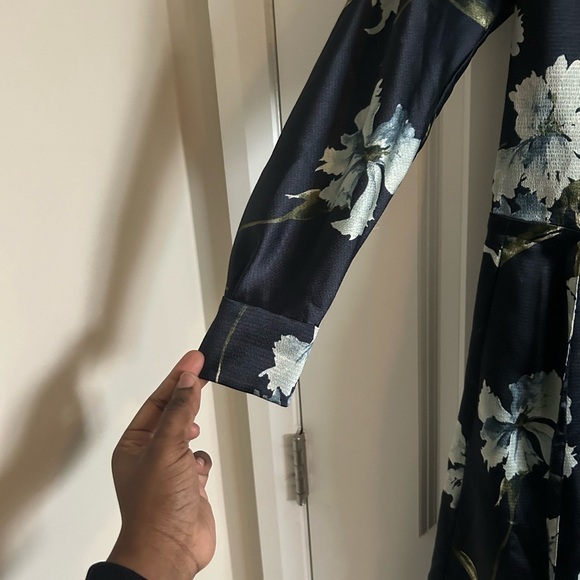 Vince Women’s Faux Wrap Dress XS Iris Print Long Sleeve - Picture 5 of 11